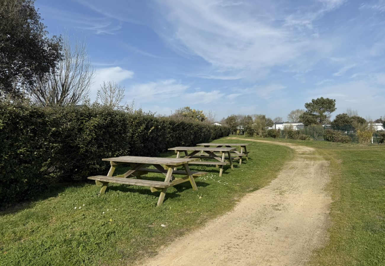 Maison mitoyenne à Talmont-Saint-Hilaire - L’Air Marin – Évasion & Détente à 500 m de l’Océan, Piscines & Loisirs 🌊