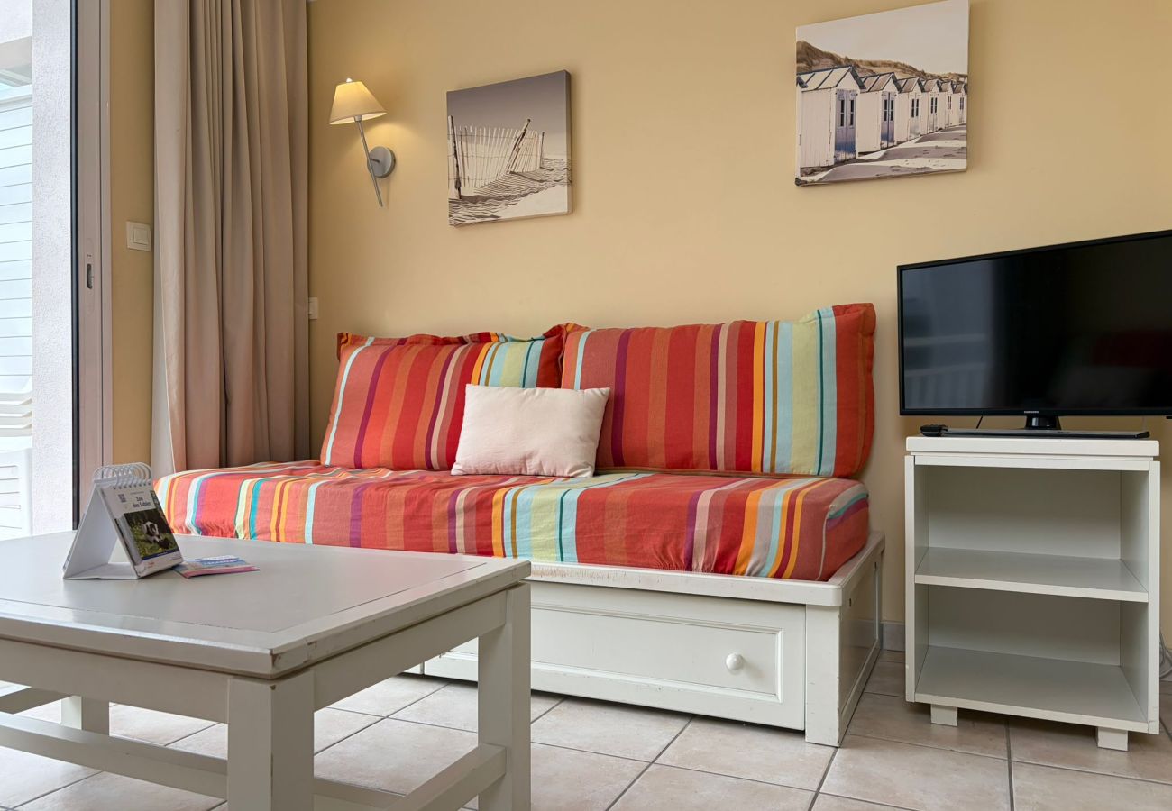 Appartement à Les Sables-d´Olonne - ✨Vue Mer, Piscine & Calme – 150m Océan – Parking