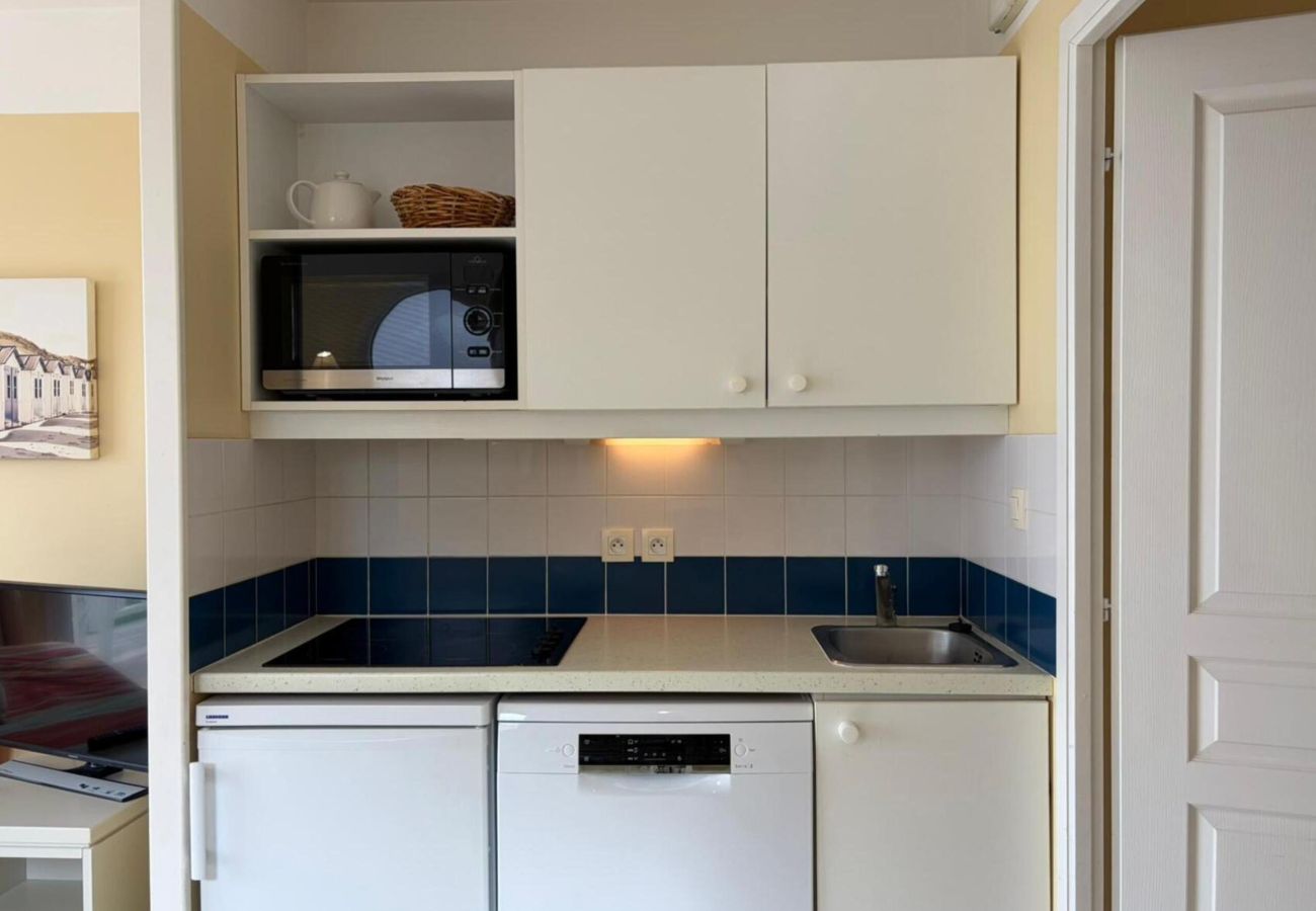 Appartement à Les Sables-d´Olonne - ✨Vue Mer, Piscine & Calme – 150m Océan – Parking