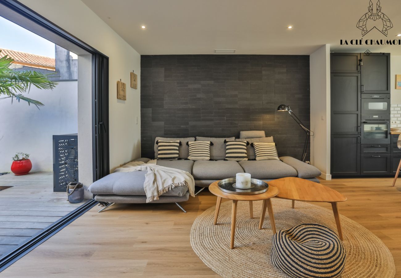 Maison mitoyenne à Les Sables-d´Olonne - Escale Zen : Havre de paix, jardin secret et clim au centre