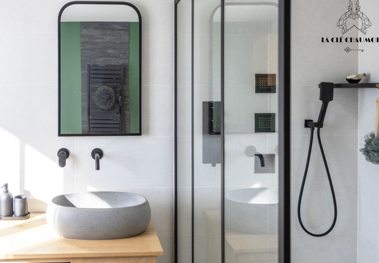 Maison mitoyenne à Les Sables-d´Olonne - Escale Zen : Havre de paix, jardin secret et clim au centre