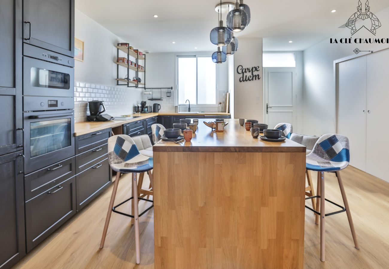 Maison mitoyenne à Les Sables-d´Olonne - Escale Zen : Havre de paix, jardin secret et clim au centre