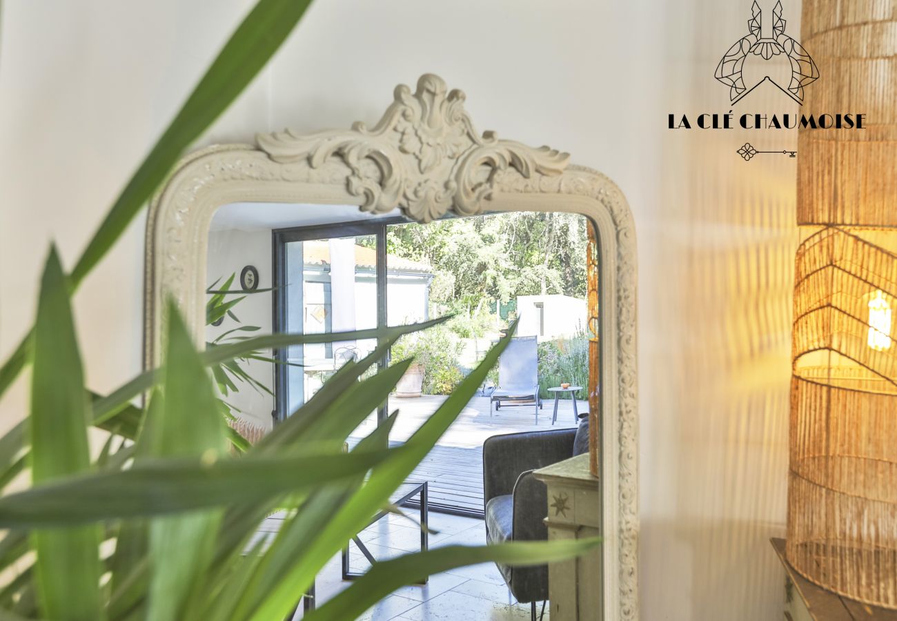 Villa à Les Sables-d´Olonne - La Cachette des Vagues 🌿 Maison nature I Piscine & Jacuzzi I 10 pers