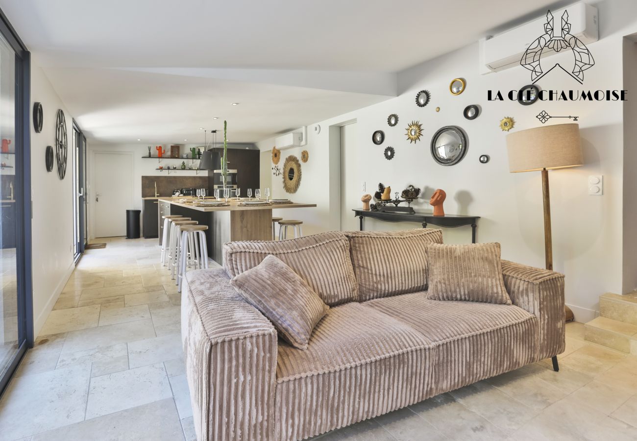 Villa à Les Sables-d´Olonne - La Cachette des Vagues 🌿 Maison nature I Piscine & Jacuzzi I 10 pers