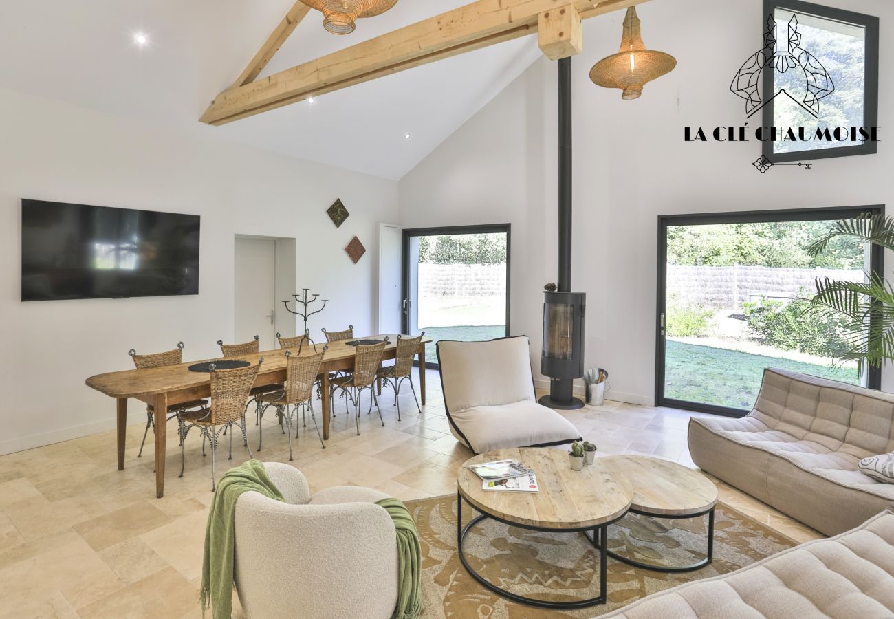 Villa à Les Sables-d´Olonne - La Cachette des Vagues 🌿 Maison nature I Piscine & Jacuzzi I 10 pers